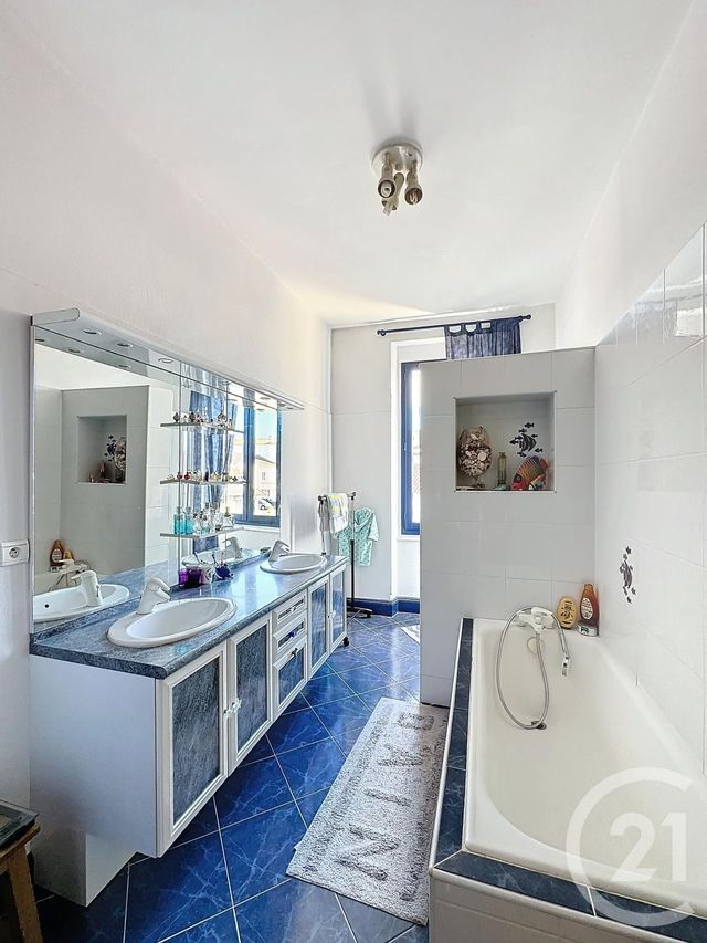 maison à vendre - 7 pièces - 210.03 m2 - STE LIVRADE SUR LOT - 47 - AQUITAINE - Century 21 Bastien Gonzalez