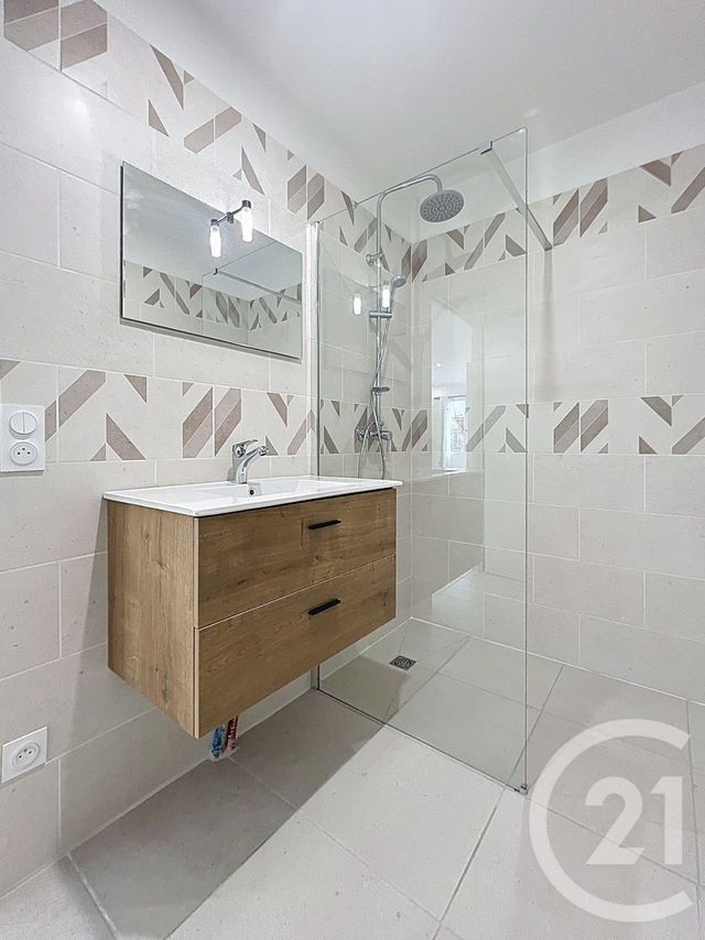 Appartement Studio à louer - 1 pièce - 41.2 m2 - VILLENEUVE SUR LOT - 47 - AQUITAINE - Century 21 Bastien Gonzalez