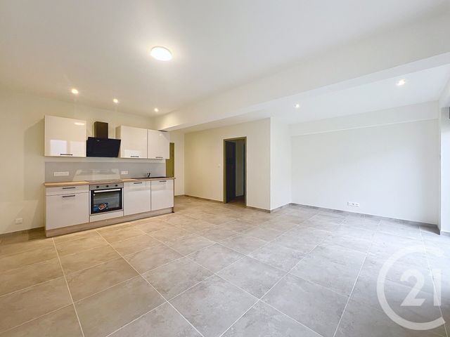 Afficher la photo en grand Appartement T3 à louer - 3 pièces - 63.19 m2 - STE LIVRADE SUR LOT - 47 - AQUITAINE - Century 21 Bastien Gonzalez