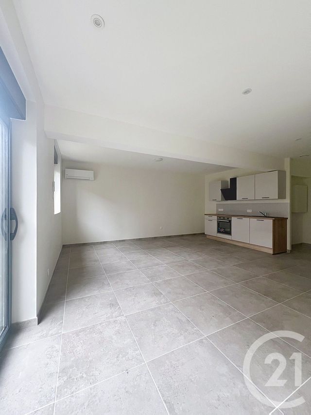 Afficher la photo en grand Appartement T3 à louer - 3 pièces - 63.19 m2 - STE LIVRADE SUR LOT - 47 - AQUITAINE - Century 21 Bastien Gonzalez