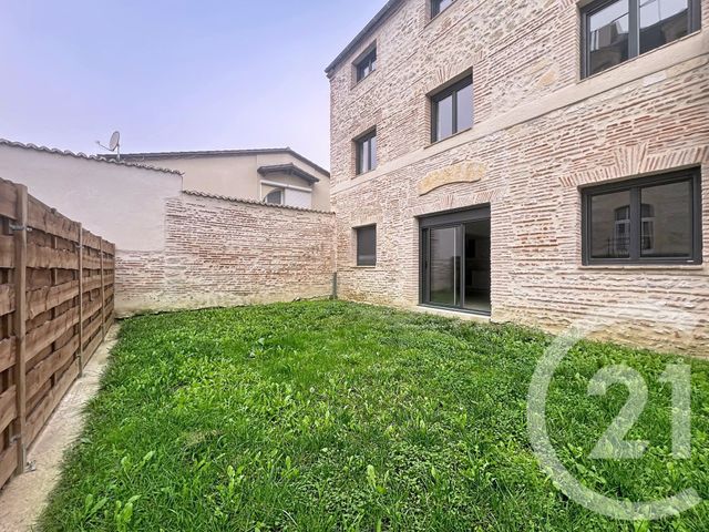 Afficher la photo en grand Appartement T3 à louer - 3 pièces - 63.19 m2 - STE LIVRADE SUR LOT - 47 - AQUITAINE - Century 21 Bastien Gonzalez