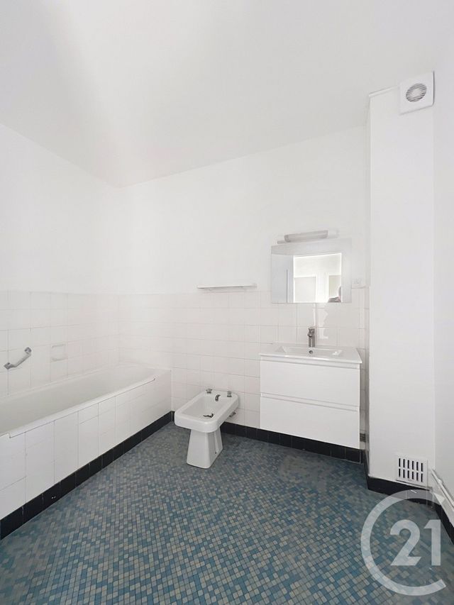 Appartement T3 à louer - 3 pièces - 64.0 m2 - VILLENEUVE SUR LOT - 47 - AQUITAINE - Century 21 Bastien Gonzalez