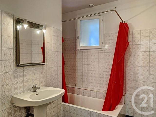 Appartement à louer - 3 pièces - 79.63 m2 - STE LIVRADE SUR LOT - 47 - AQUITAINE - Century 21 Bastien Gonzalez