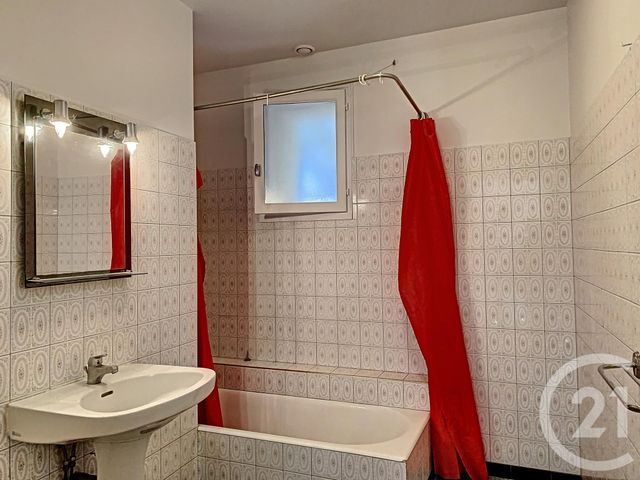 Appartement à louer - 3 pièces - 79.63 m2 - STE LIVRADE SUR LOT - 47 - AQUITAINE - Century 21 Bastien Gonzalez