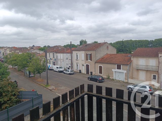 Appartement T2 à vendre - 2 pièces - 65.34 m2 - VILLENEUVE SUR LOT - 47 - AQUITAINE - Century 21 Bastien Gonzalez