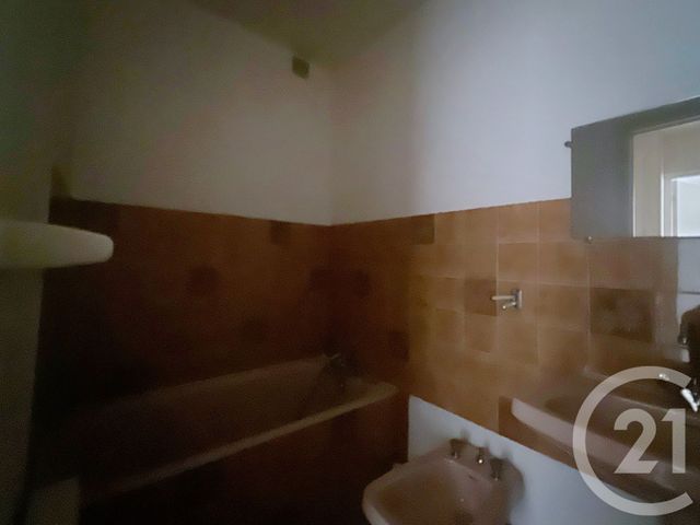 Appartement T2 à louer - 2 pièces - 65.34 m2 - VILLENEUVE SUR LOT - 47 - AQUITAINE - Century 21 Bastien Gonzalez