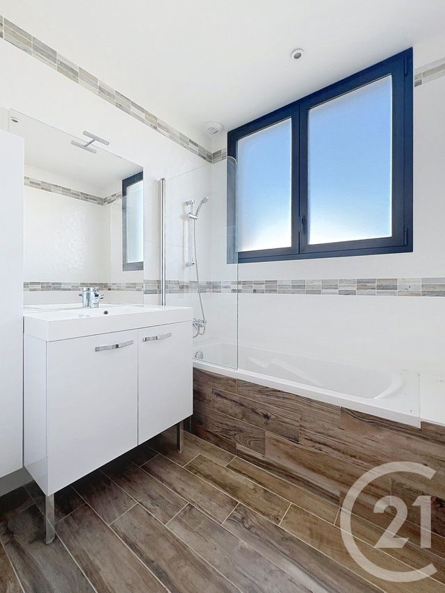 maison à louer - 3 pièces - 77.77 m2 - VILLENEUVE SUR LOT - 47 - AQUITAINE - Century 21 Bastien Gonzalez