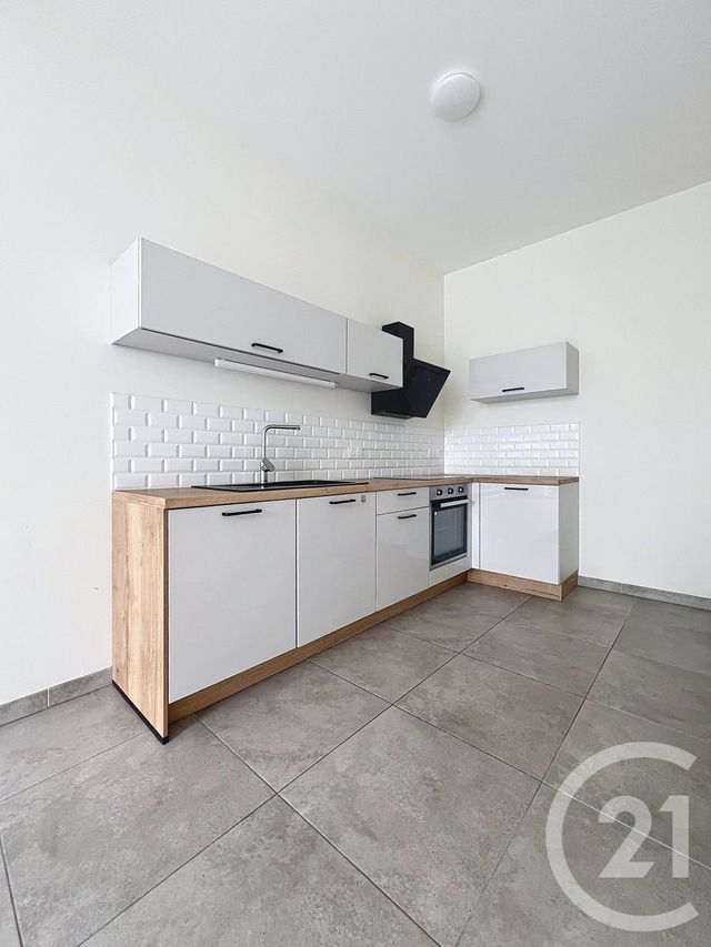 Appartement T3 à louer - 3 pièces - 54.58 m2 - STE LIVRADE SUR LOT - 47 - AQUITAINE - Century 21 Bastien Gonzalez