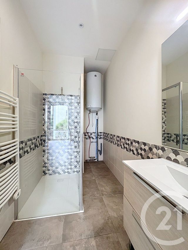 Appartement T3 à louer - 3 pièces - 54.58 m2 - STE LIVRADE SUR LOT - 47 - AQUITAINE - Century 21 Bastien Gonzalez