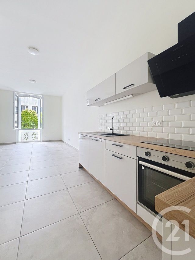 Appartement T3 à louer - 3 pièces - 54.58 m2 - STE LIVRADE SUR LOT - 47 - AQUITAINE - Century 21 Bastien Gonzalez