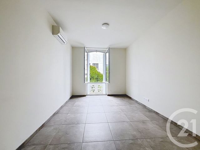 Appartement T3 à louer - 3 pièces - 54.58 m2 - STE LIVRADE SUR LOT - 47 - AQUITAINE - Century 21 Bastien Gonzalez