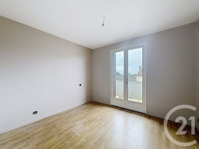 Appartement T2 à louer - 2 pièces - 57.05 m2 - VILLENEUVE SUR LOT - 47 - AQUITAINE - Century 21 Bastien Gonzalez