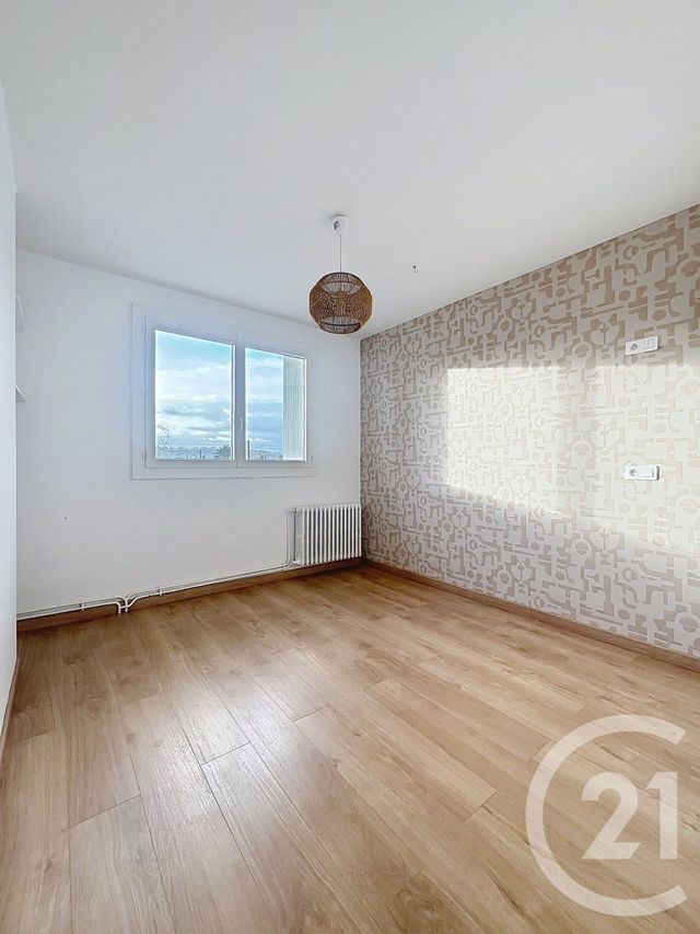 maison à louer - 5 pièces - 97.7 m2 - VILLENEUVE SUR LOT - 47 - AQUITAINE - Century 21 Bastien Gonzalez