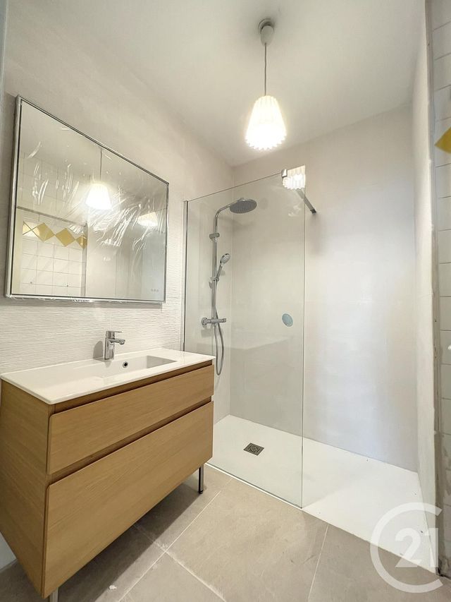 Appartement T2 à louer - 2 pièces - 55.0 m2 - VILLENEUVE SUR LOT - 47 - AQUITAINE - Century 21 Bastien Gonzalez