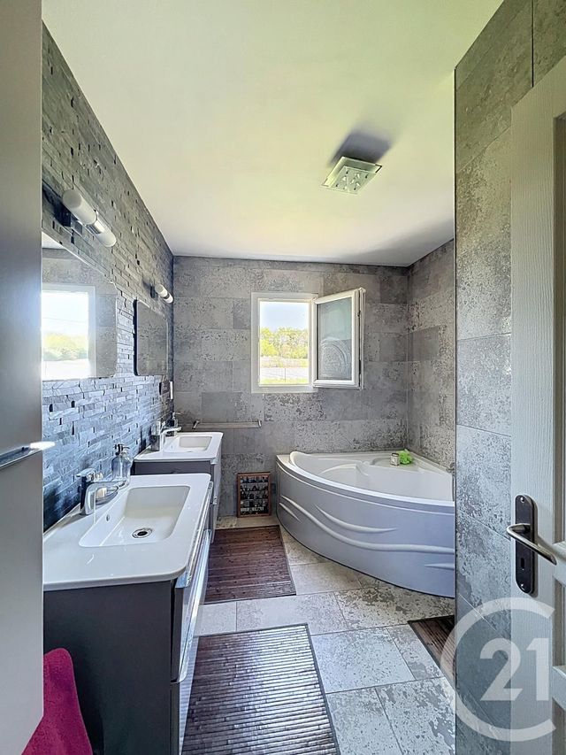 maison à vendre - 5 pièces - 166.0 m2 - VILLENEUVE SUR LOT - 47 - AQUITAINE - Century 21 Bastien Gonzalez