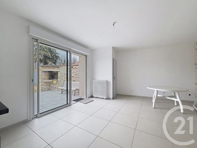 maison à louer - 4 pièces - 116.87 m2 - VILLENEUVE SUR LOT - 47 - AQUITAINE - Century 21 Bastien Gonzalez