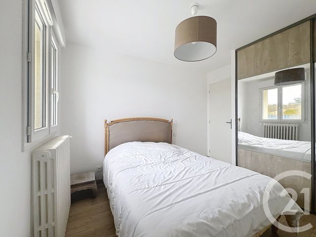 maison à louer - 4 pièces - 116.87 m2 - VILLENEUVE SUR LOT - 47 - AQUITAINE - Century 21 Bastien Gonzalez