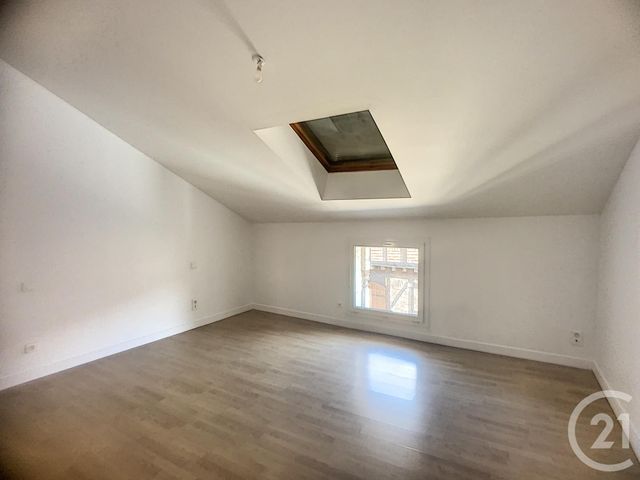 Appartement T4 à louer - 4 pièces - 110.71 m2 - STE LIVRADE SUR LOT - 47 - AQUITAINE - Century 21 Bastien Gonzalez Appartement T4 à louer - 4 pièces - 110.71 m2 - STE LIVRADE SUR LOT - 47 - AQUITAINE - Century 21 Bastien Gonzalez
