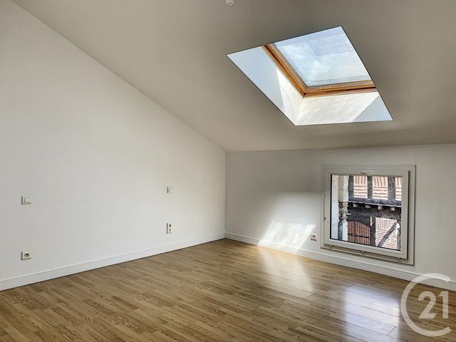 Appartement T4 à louer - 4 pièces - 110.71 m2 - STE LIVRADE SUR LOT - 47 - AQUITAINE - Century 21 Bastien Gonzalez Appartement T4 à louer - 4 pièces - 110.71 m2 - STE LIVRADE SUR LOT - 47 - AQUITAINE - Century 21 Bastien Gonzalez
