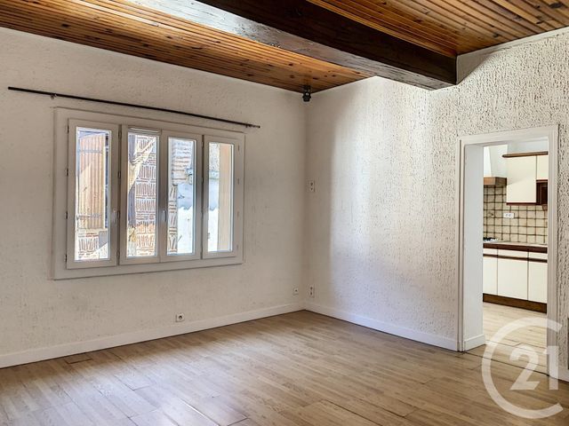 Appartement T4 à louer - 4 pièces - 110.71 m2 - STE LIVRADE SUR LOT - 47 - AQUITAINE - Century 21 Bastien Gonzalez Appartement T4 à louer - 4 pièces - 110.71 m2 - STE LIVRADE SUR LOT - 47 - AQUITAINE - Century 21 Bastien Gonzalez