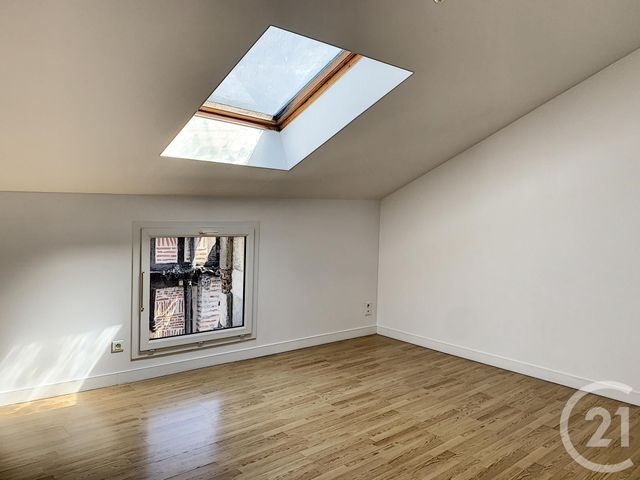 Appartement T4 à louer - 4 pièces - 110.71 m2 - STE LIVRADE SUR LOT - 47 - AQUITAINE - Century 21 Bastien Gonzalez Appartement T4 à louer - 4 pièces - 110.71 m2 - STE LIVRADE SUR LOT - 47 - AQUITAINE - Century 21 Bastien Gonzalez