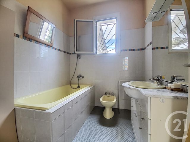 maison à vendre - 8 pièces - 130.1 m2 - VILLENEUVE SUR LOT - 47 - AQUITAINE - Century 21 Bastien Gonzalez maison à vendre - 8 pièces - 130.1 m2 - VILLENEUVE SUR LOT - 47 - AQUITAINE - Century 21 Bastien Gonzalez