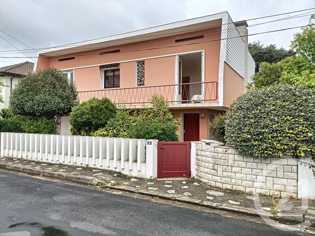 maison à vendre - 8 pièces - 130.1 m2 - VILLENEUVE SUR LOT - 47 - AQUITAINE - Century 21 Bastien Gonzalez maison à vendre - 8 pièces - 130.1 m2 - VILLENEUVE SUR LOT - 47 - AQUITAINE - Century 21 Bastien Gonzalez