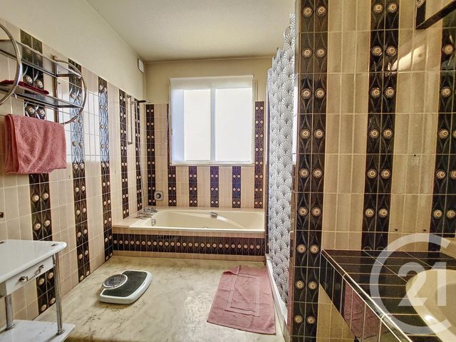 Afficher la photo en grand maison à vendre - 6 pièces - 249.77 m2 - STE LIVRADE SUR LOT - 47 - AQUITAINE - Century 21 Bastien Gonzalez